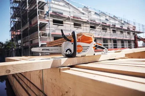 STIHL MSA 200 C-B, натяжение цепи без инструмента